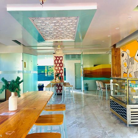 Hostel Zostel Rishikesh, Laxman Jhula Zewnętrze zdjęcie