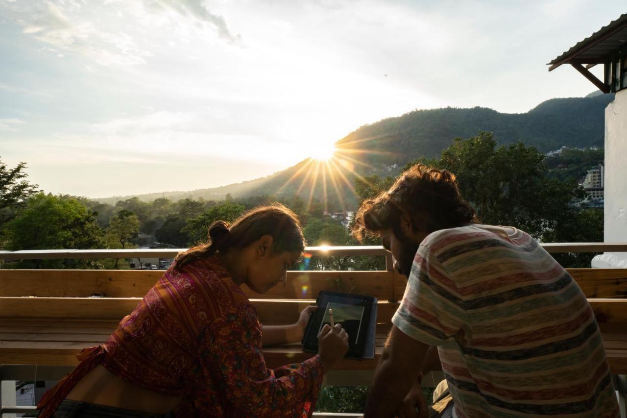 Hostel Zostel Rishikesh, Laxman Jhula Zewnętrze zdjęcie