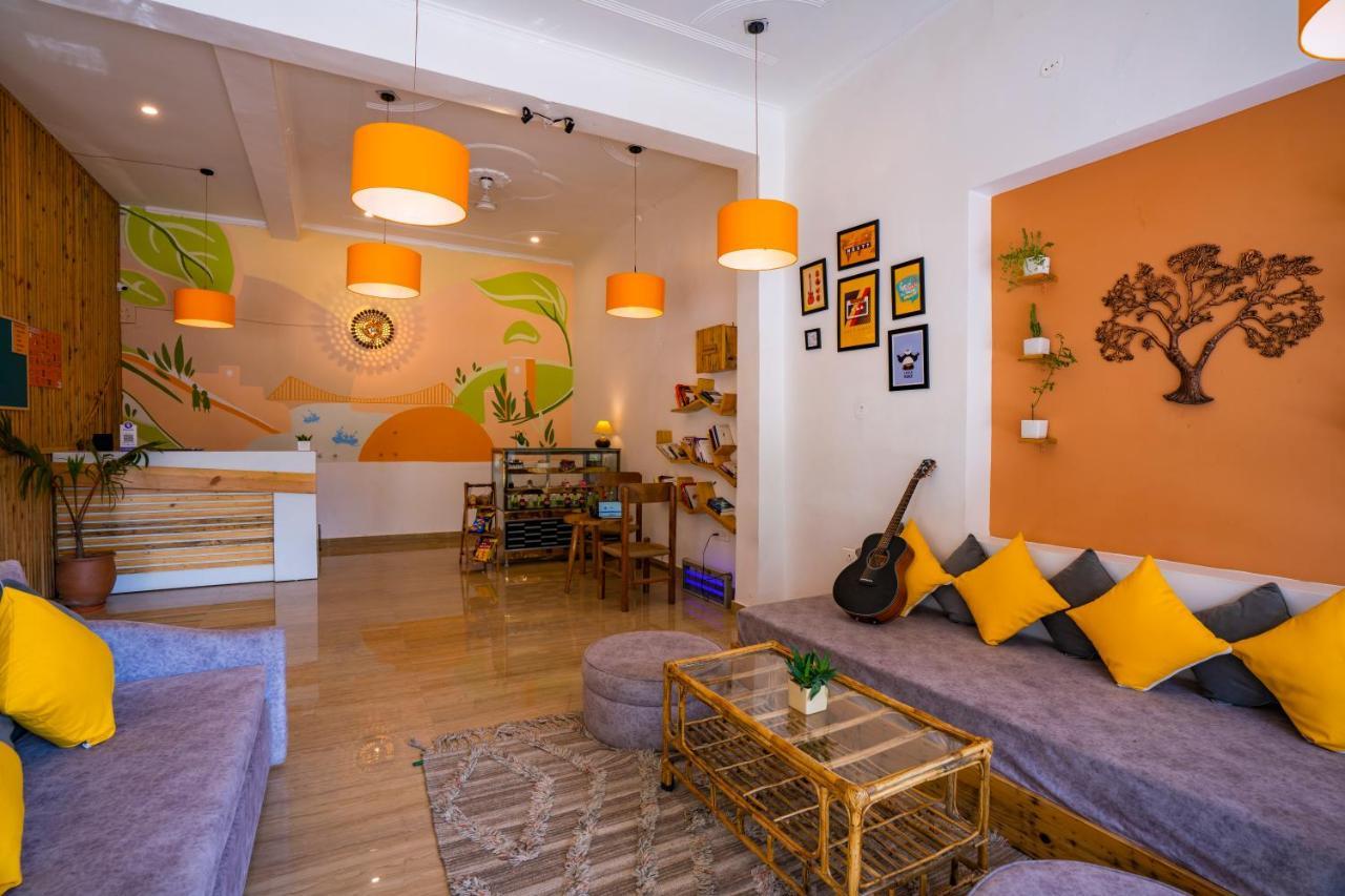 Hostel Zostel Rishikesh, Laxman Jhula Zewnętrze zdjęcie