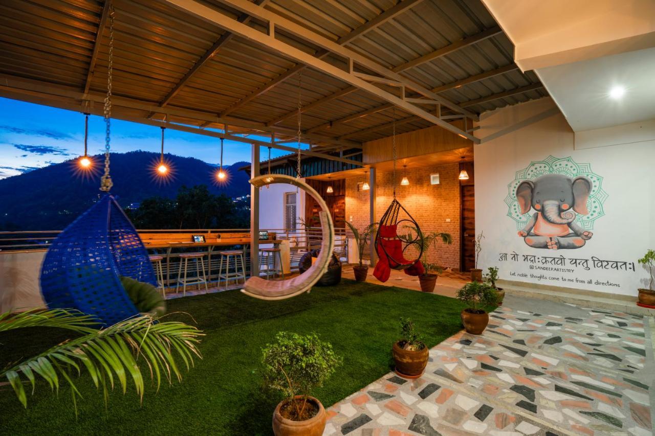 Hostel Zostel Rishikesh, Laxman Jhula Zewnętrze zdjęcie