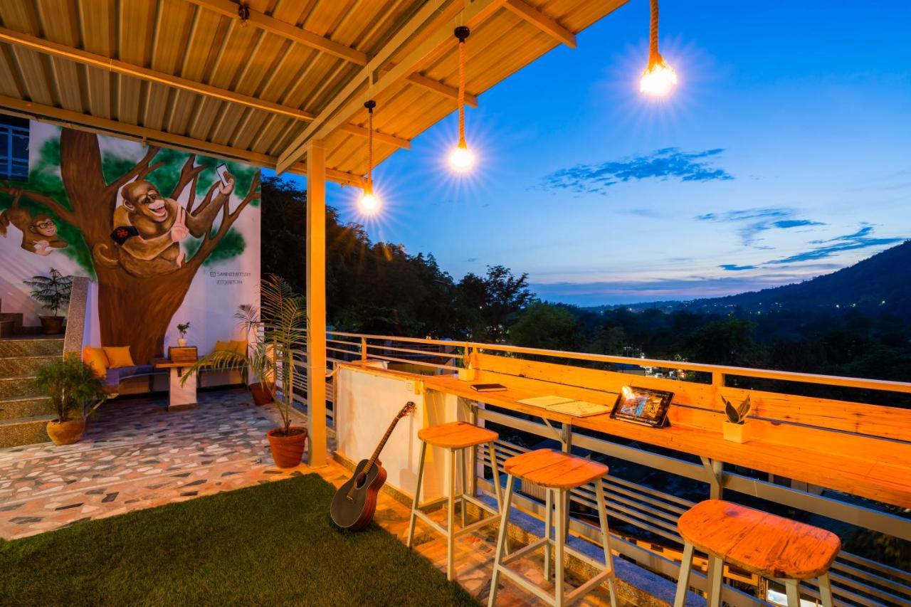 Hostel Zostel Rishikesh, Laxman Jhula Zewnętrze zdjęcie