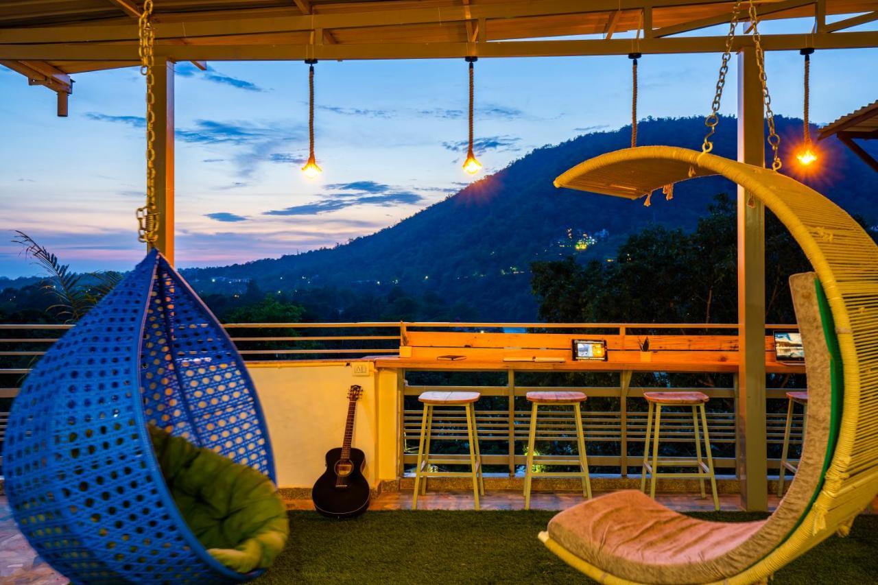 Hostel Zostel Rishikesh, Laxman Jhula Zewnętrze zdjęcie