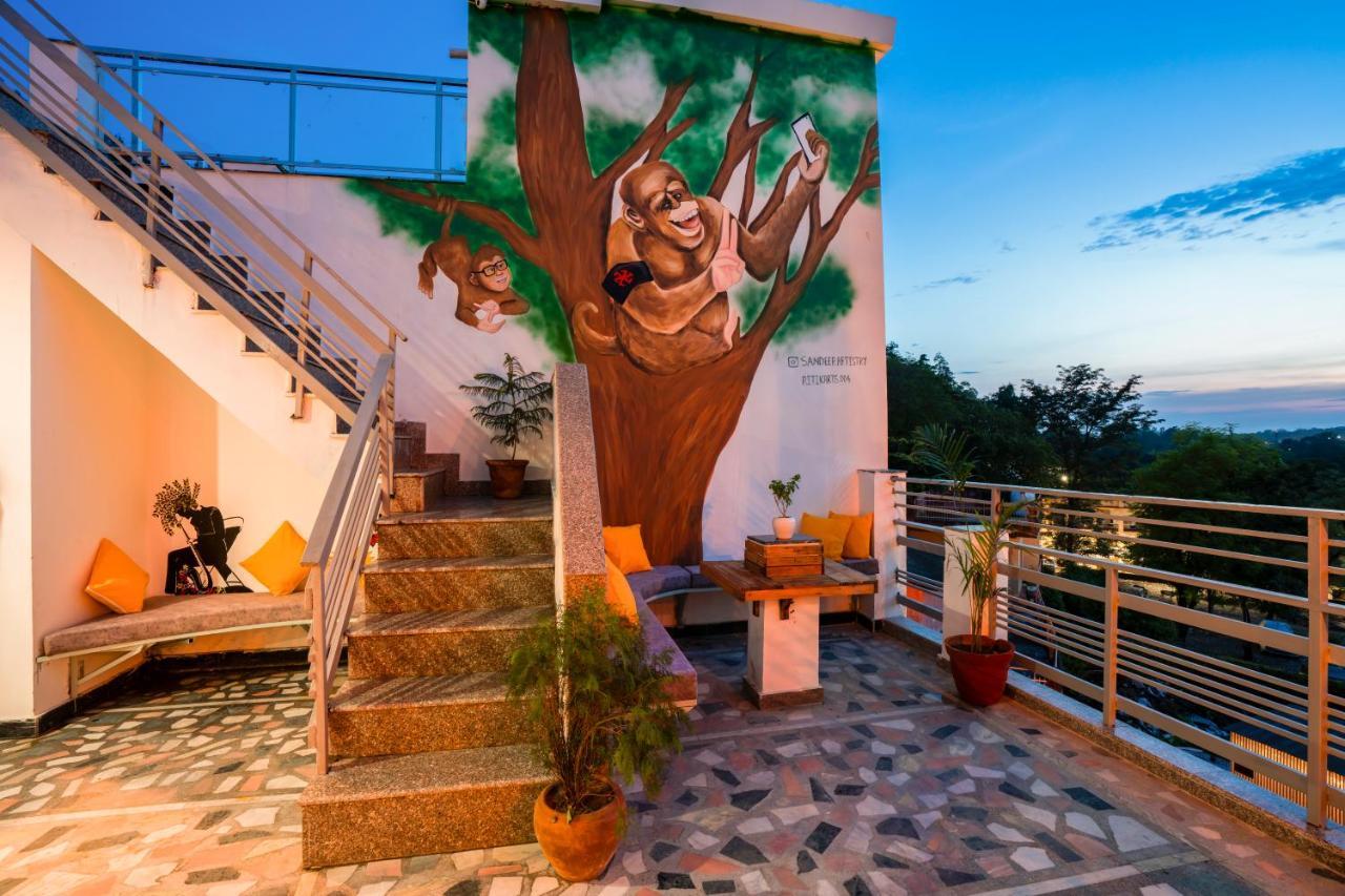 Hostel Zostel Rishikesh, Laxman Jhula Zewnętrze zdjęcie