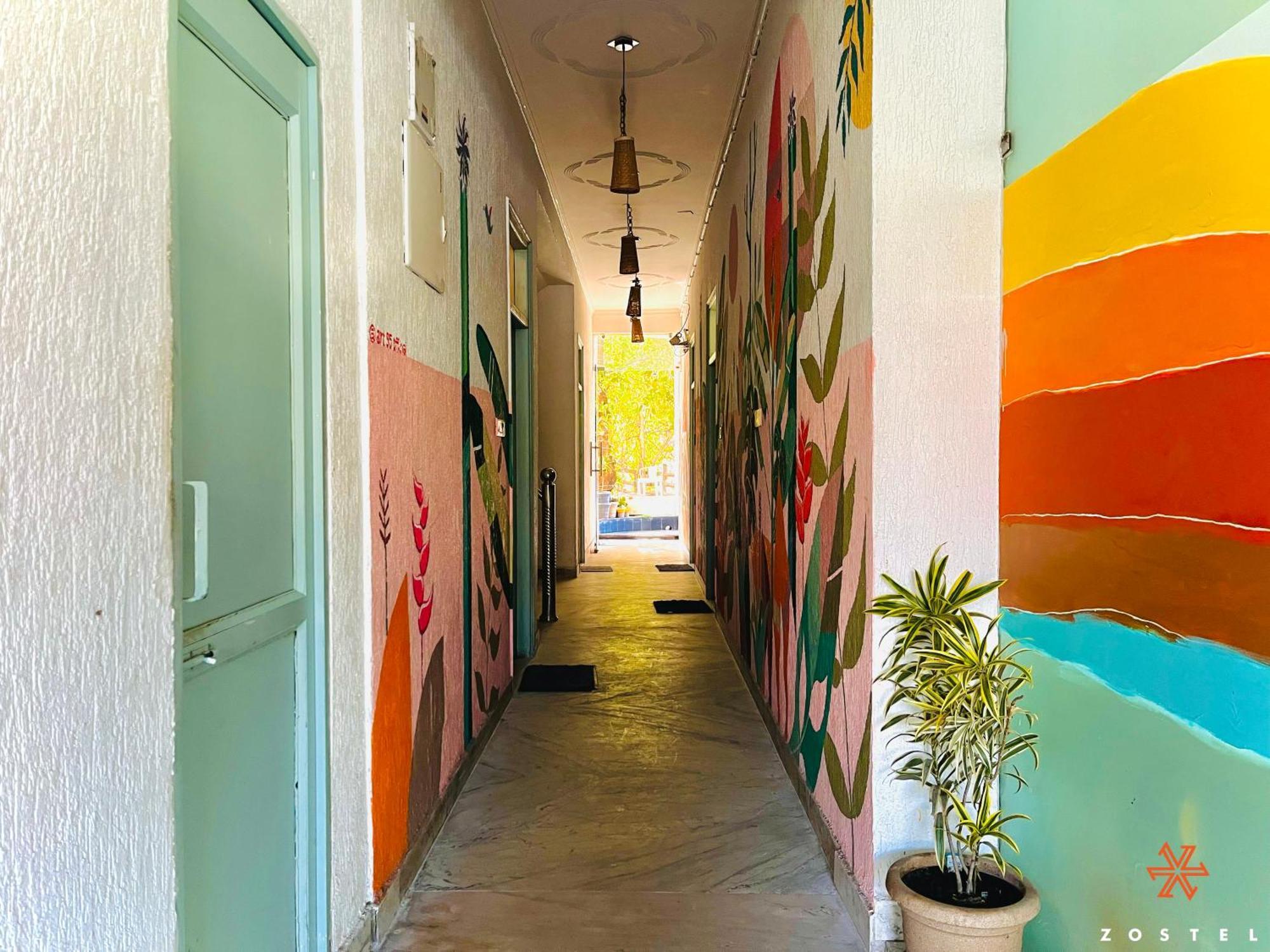 Hostel Zostel Rishikesh, Laxman Jhula Zewnętrze zdjęcie