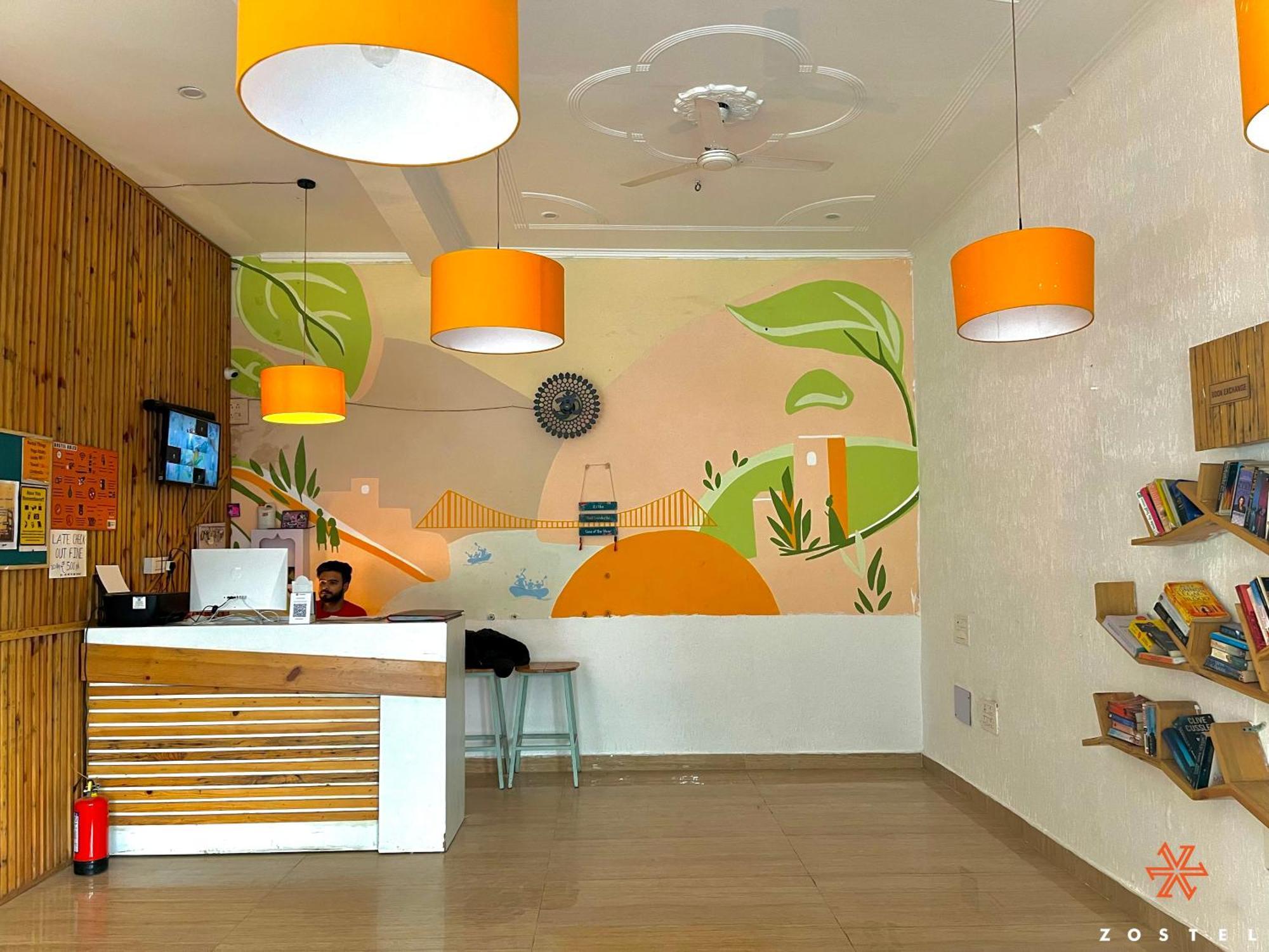 Hostel Zostel Rishikesh, Laxman Jhula Zewnętrze zdjęcie